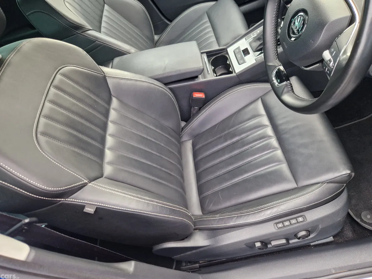 Skoda Superb Estate, Petrol Hybrid, 2023, Blue