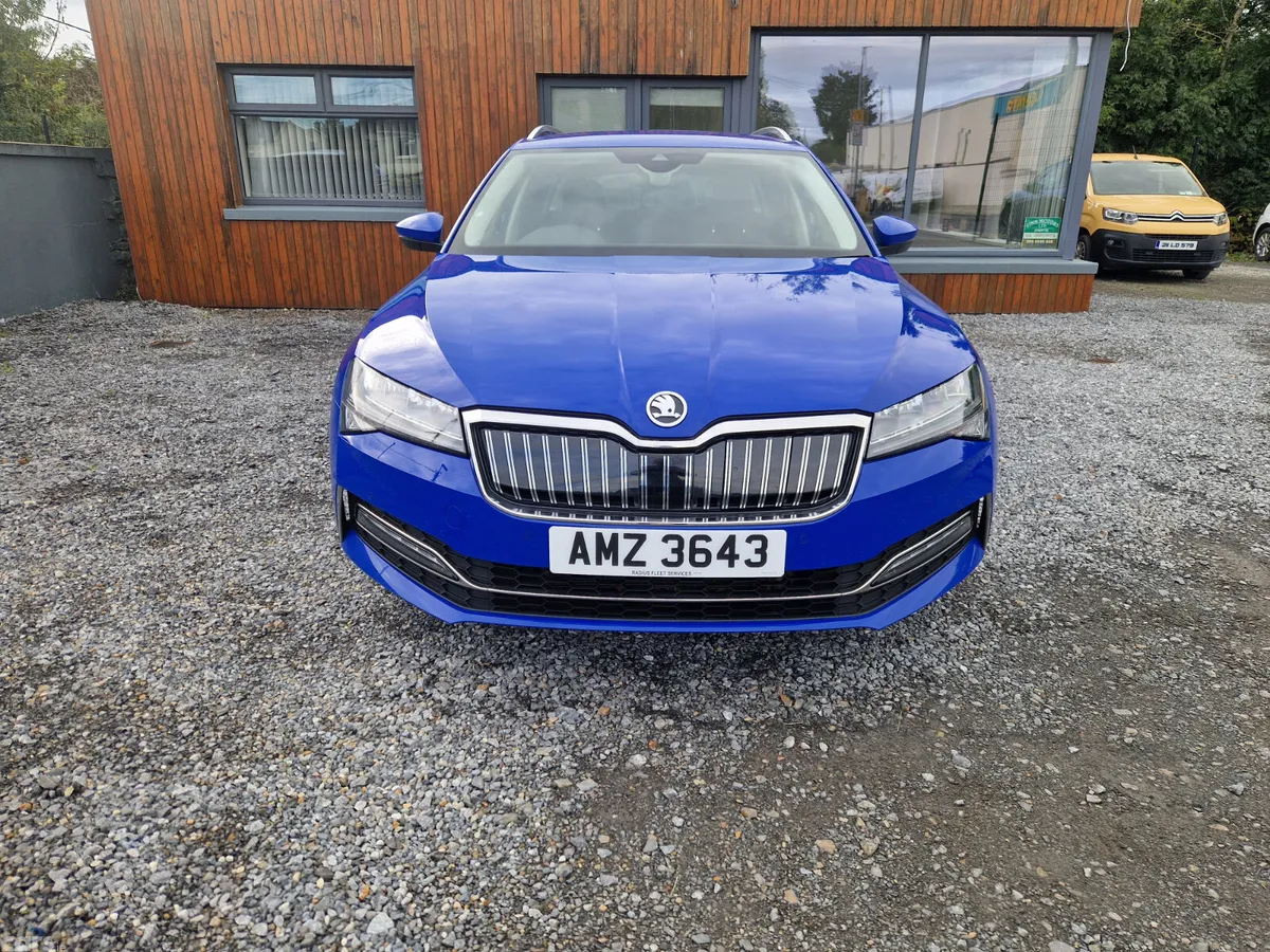 Skoda Superb Estate, Petrol Hybrid, 2023, Blue