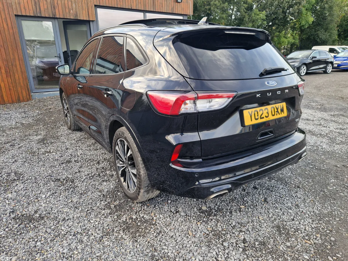 Ford Kuga SUV, Petrol Hybrid, 2023, Black