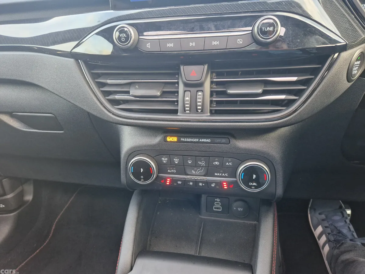 Ford Kuga SUV, Petrol Hybrid, 2023, Black