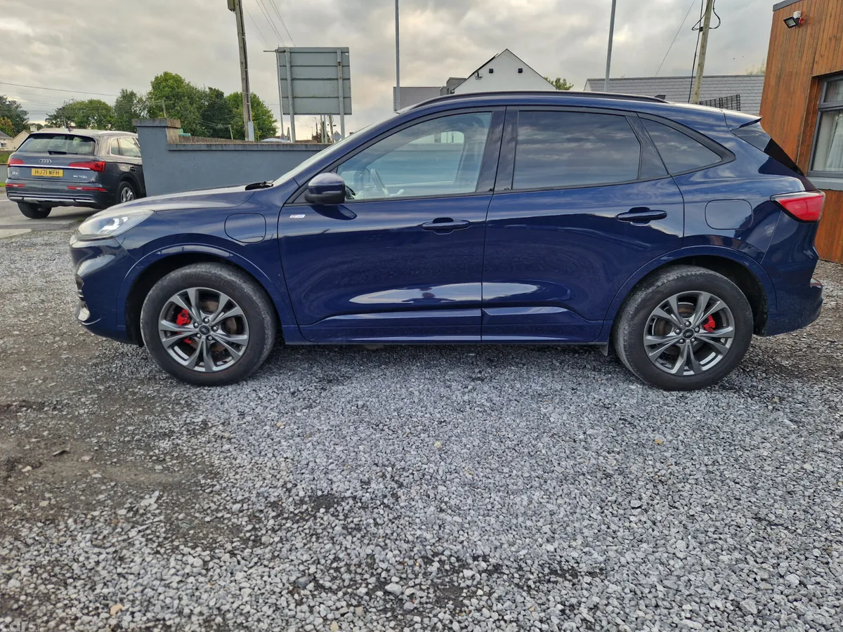 Ford Kuga SUV, Petrol Hybrid, 2023, Blue
