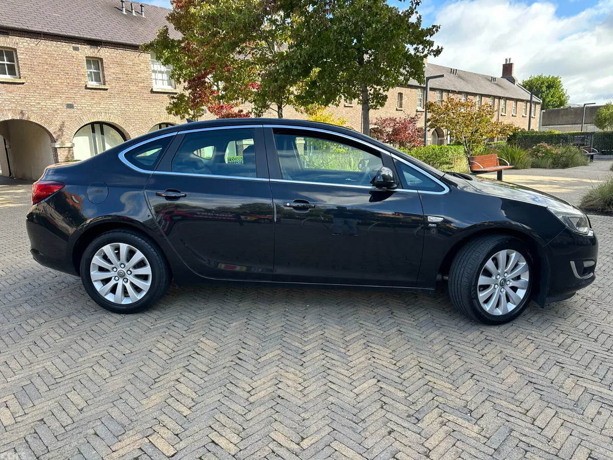 Opel Astra Saloon, Diesel, 2015, Black