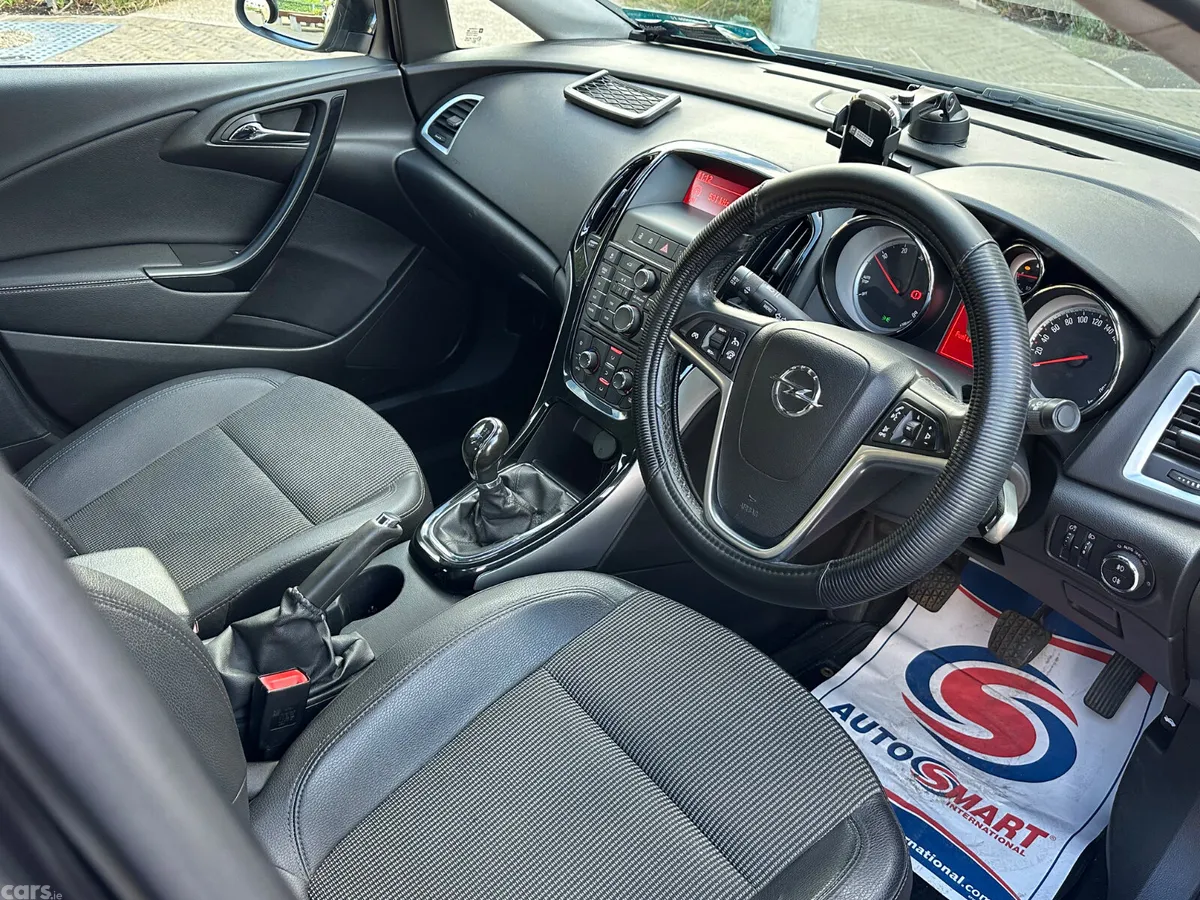Opel Astra Saloon, Diesel, 2015, Black
