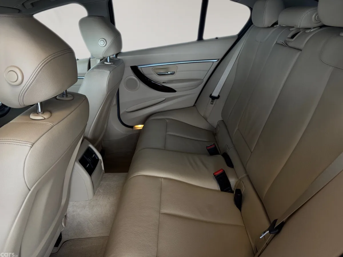 BMW 3-Series Saloon, Diesel, 2017, Red