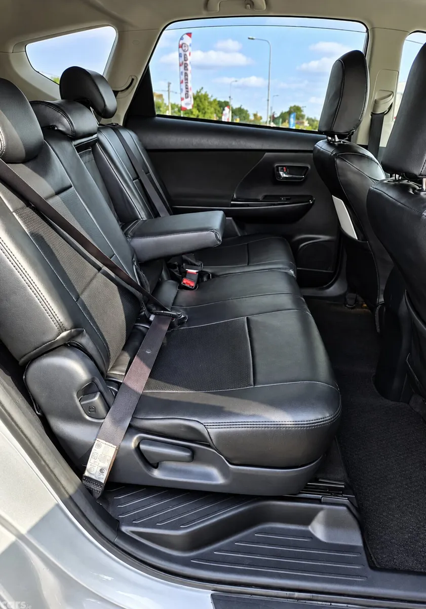 Toyota Prius MPV, Petrol Hybrid, 2016, Silver