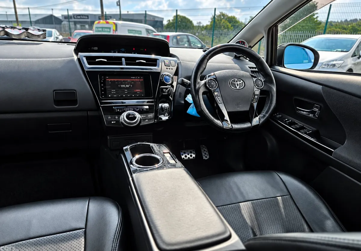 Toyota Prius MPV, Petrol Hybrid, 2016, Silver