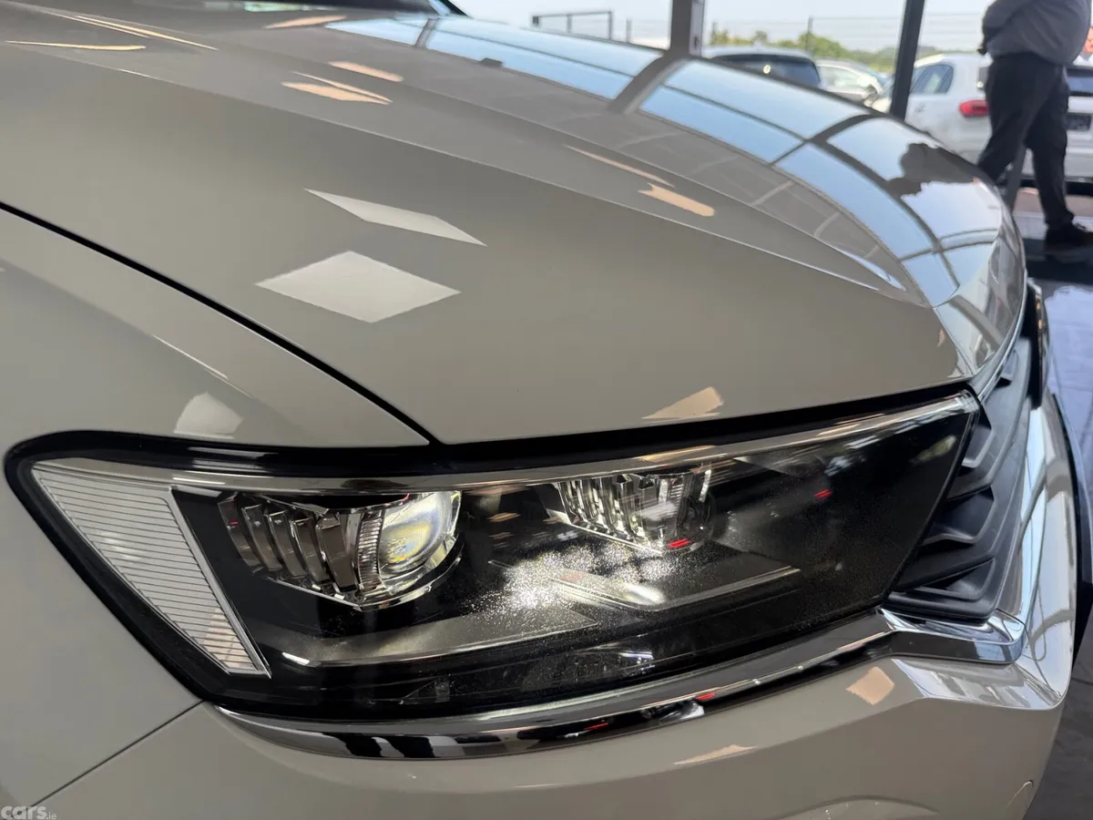 Volkswagen T-Roc SUV, Diesel, 2021, White