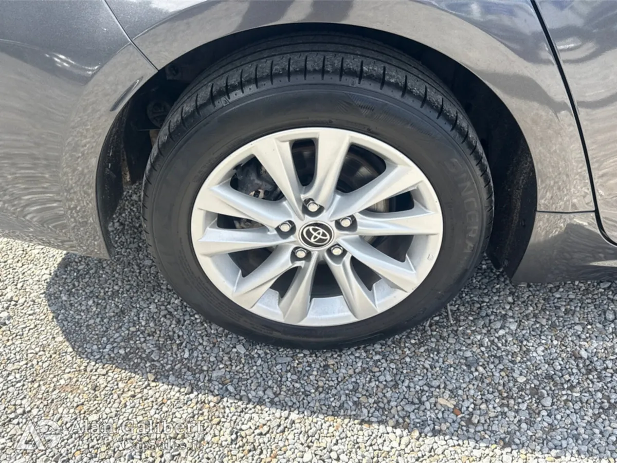 Toyota Corolla Saloon, Petrol Hybrid, 2023, Grey