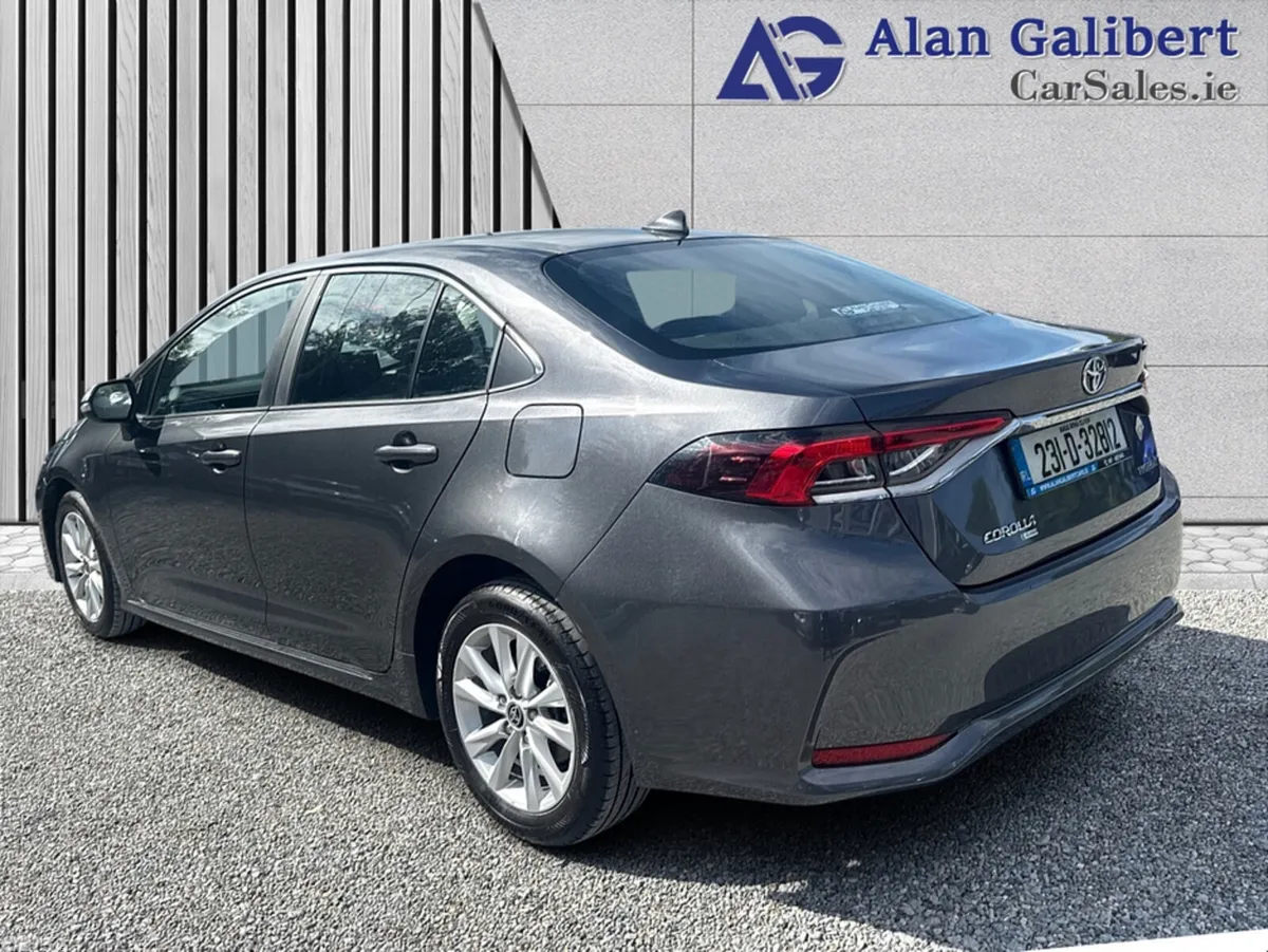 Toyota Corolla Saloon, Petrol Hybrid, 2023, Grey