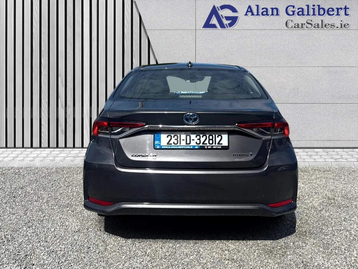 Toyota Corolla Saloon, Petrol Hybrid, 2023, Grey