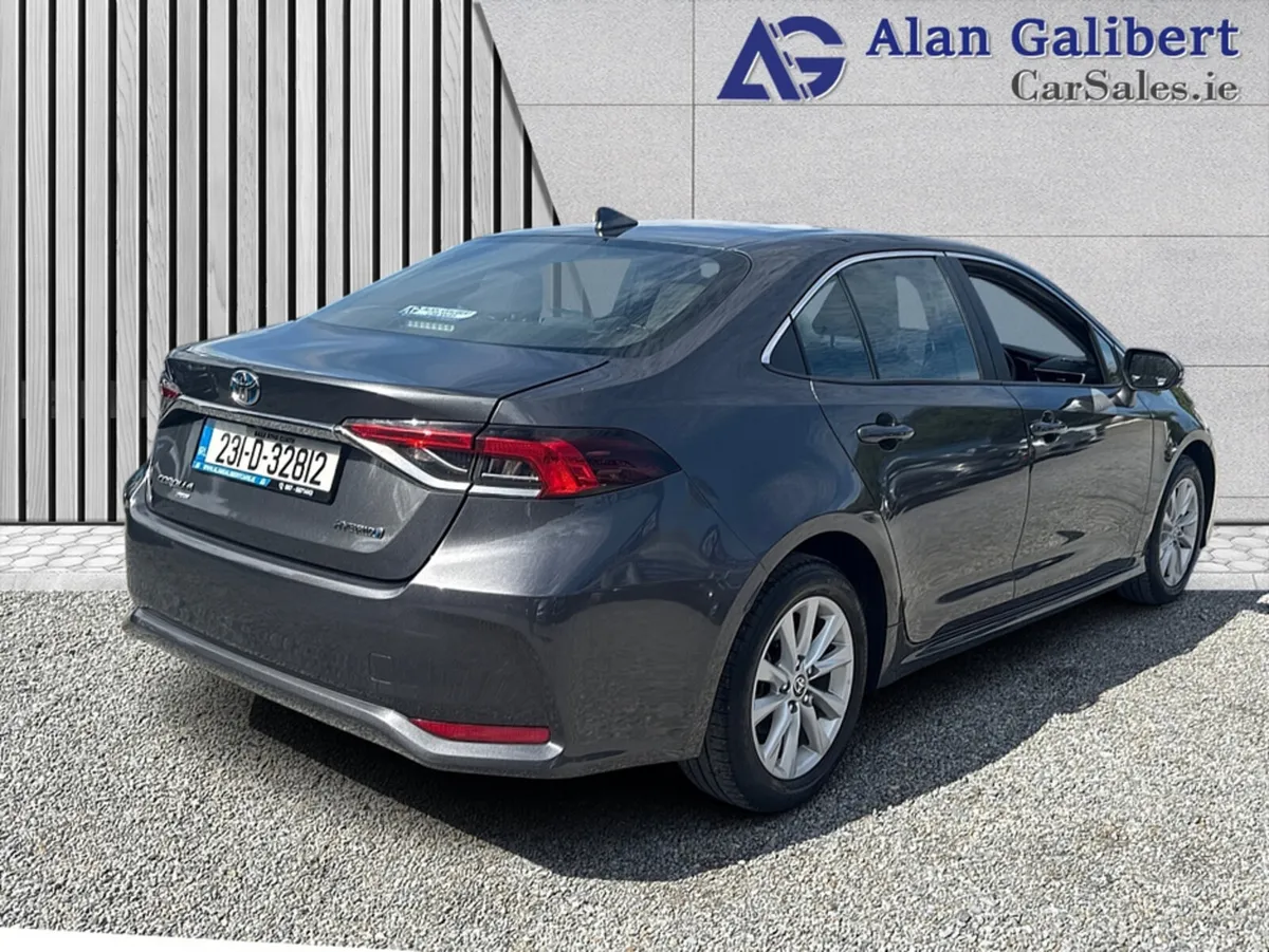 Toyota Corolla Saloon, Petrol Hybrid, 2023, Grey