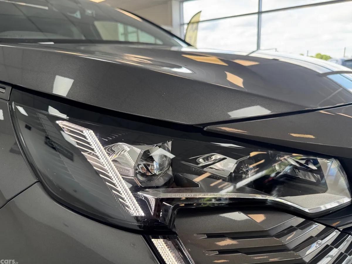 Peugeot 3008 SUV, Petrol Plug-in Hybrid, 2023, Grey