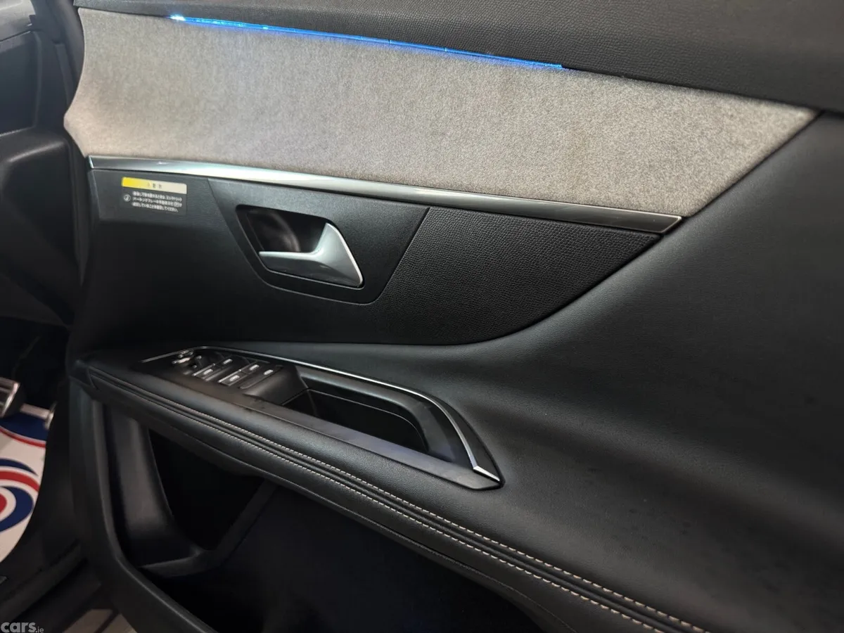 Peugeot 3008 SUV, Petrol Plug-in Hybrid, 2023, Grey