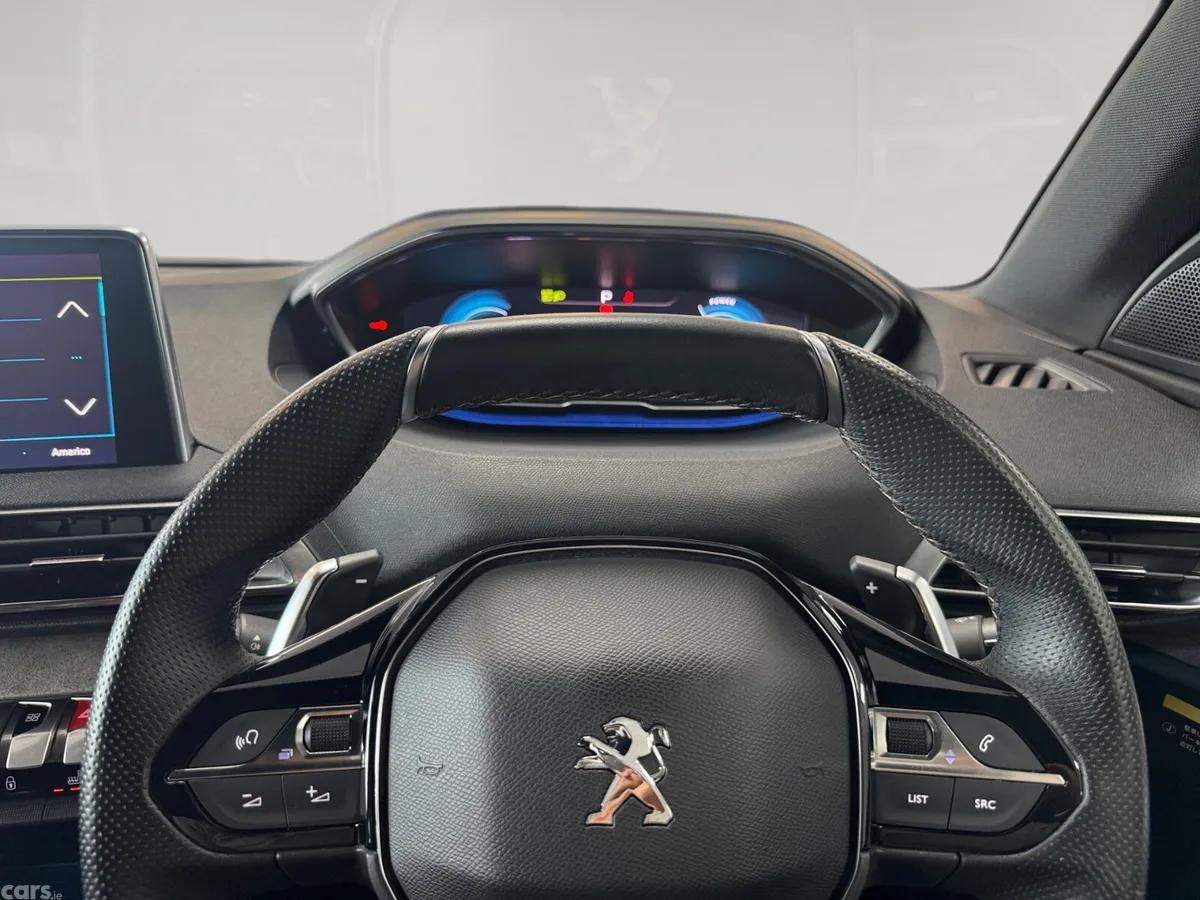 Peugeot 3008 SUV, Petrol Plug-in Hybrid, 2023, Grey