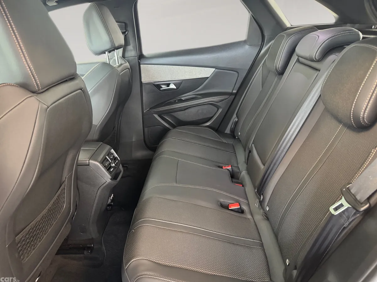 Peugeot 3008 SUV, Petrol Plug-in Hybrid, 2023, Grey