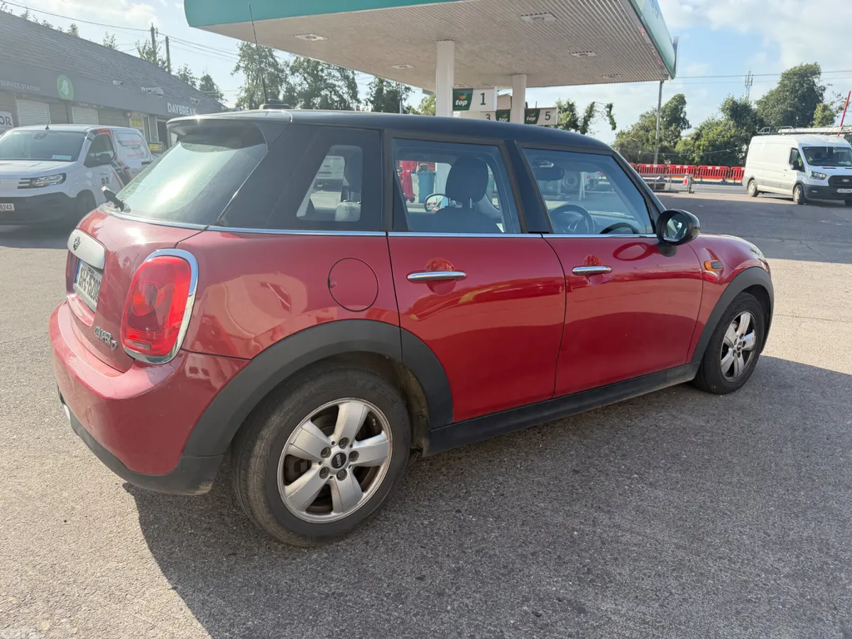 Mini Cooper Hatchback, Diesel, 2015, Red