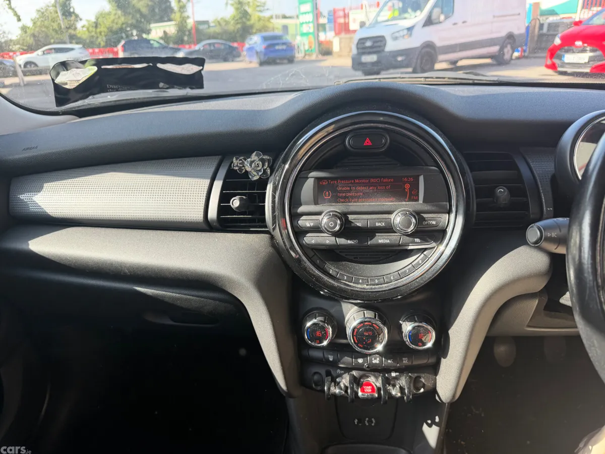 Mini Cooper Hatchback, Diesel, 2015, Red