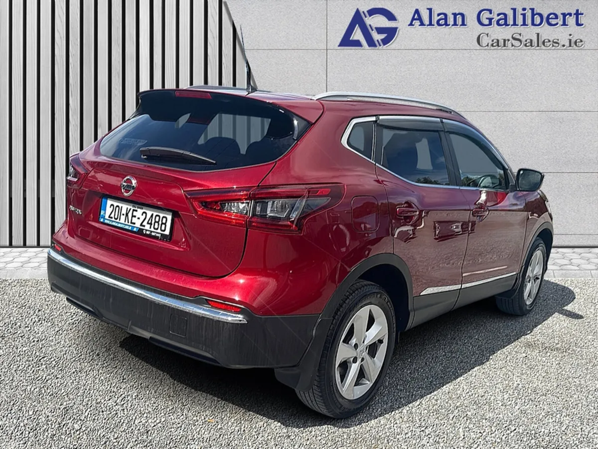 Nissan Qashqai MPV, Petrol, 2020, Red