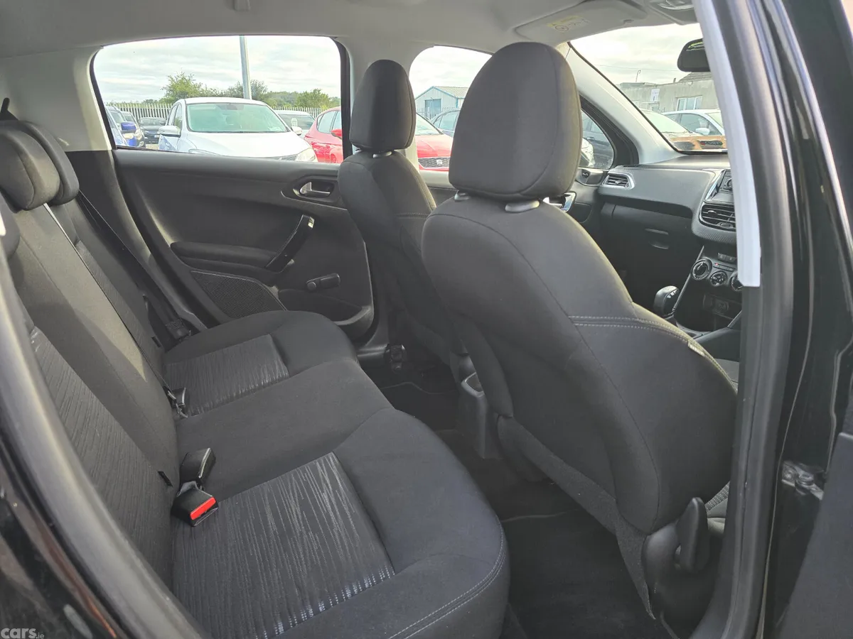 Peugeot 208 Hatchback, Diesel, 2018, Black
