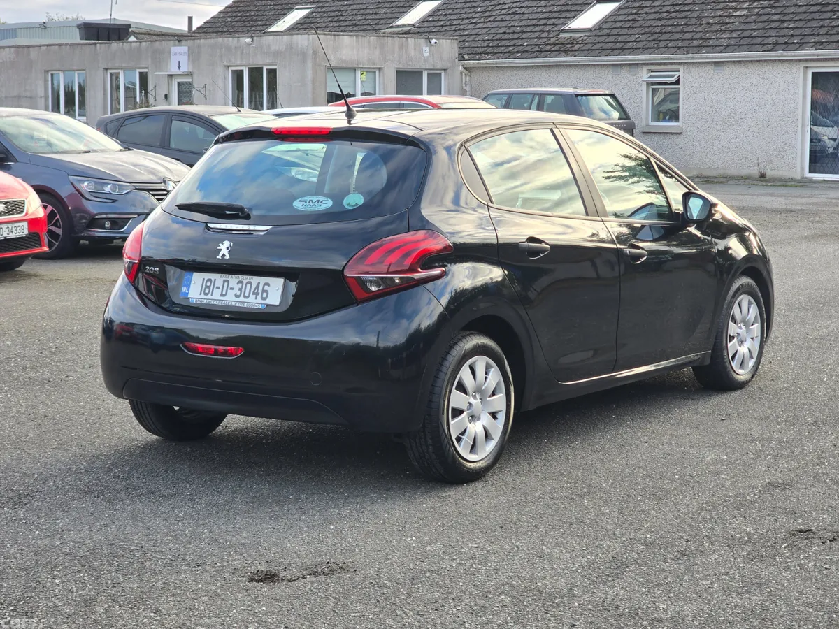 Peugeot 208 Hatchback, Diesel, 2018, Black
