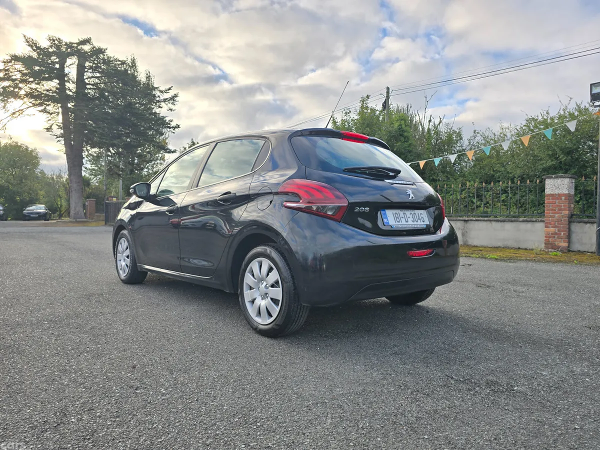 Peugeot 208 Hatchback, Diesel, 2018, Black