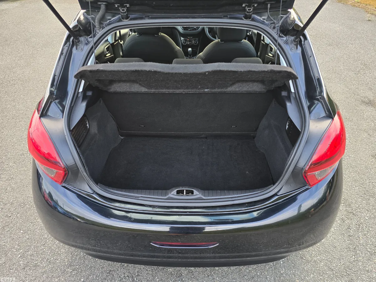 Peugeot 208 Hatchback, Diesel, 2018, Black