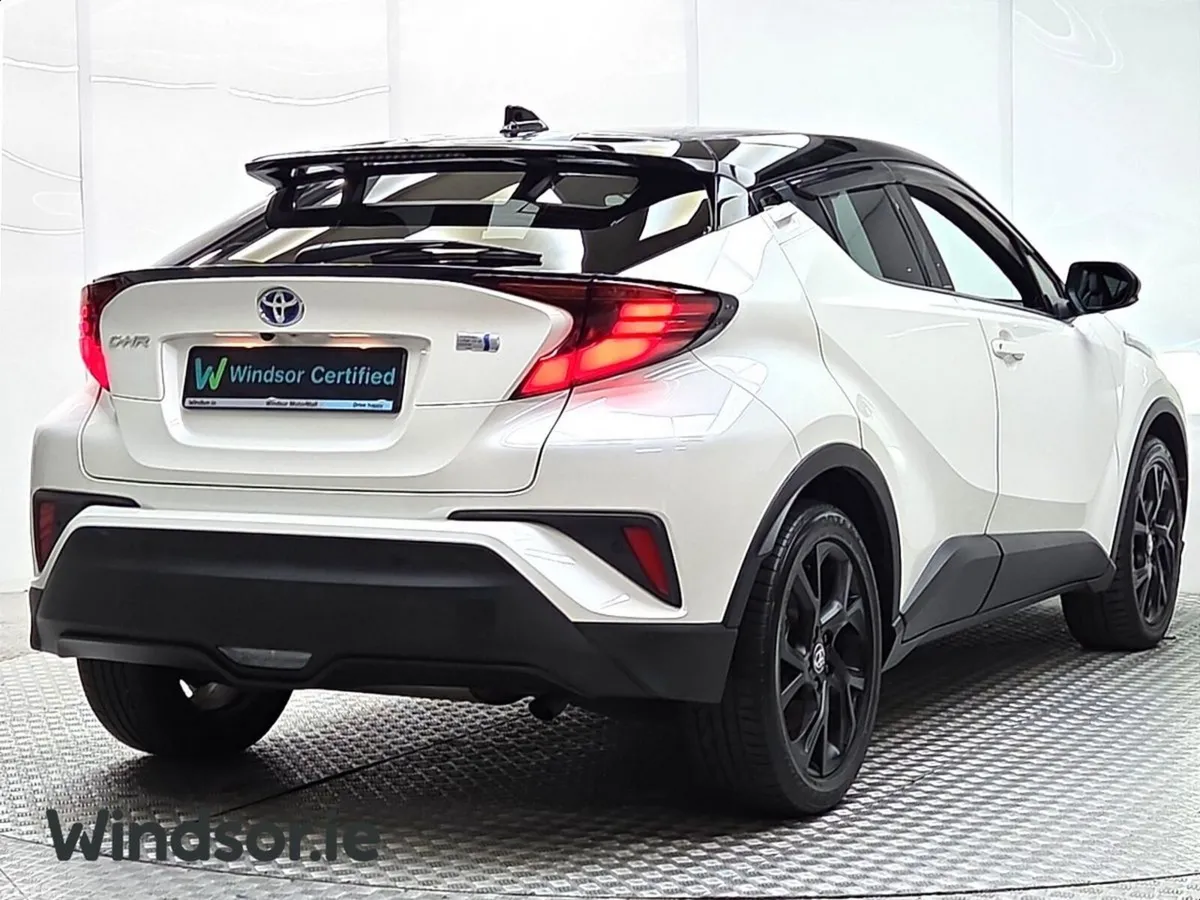 Toyota C-HR SUV, Petrol Hybrid, 2021, White