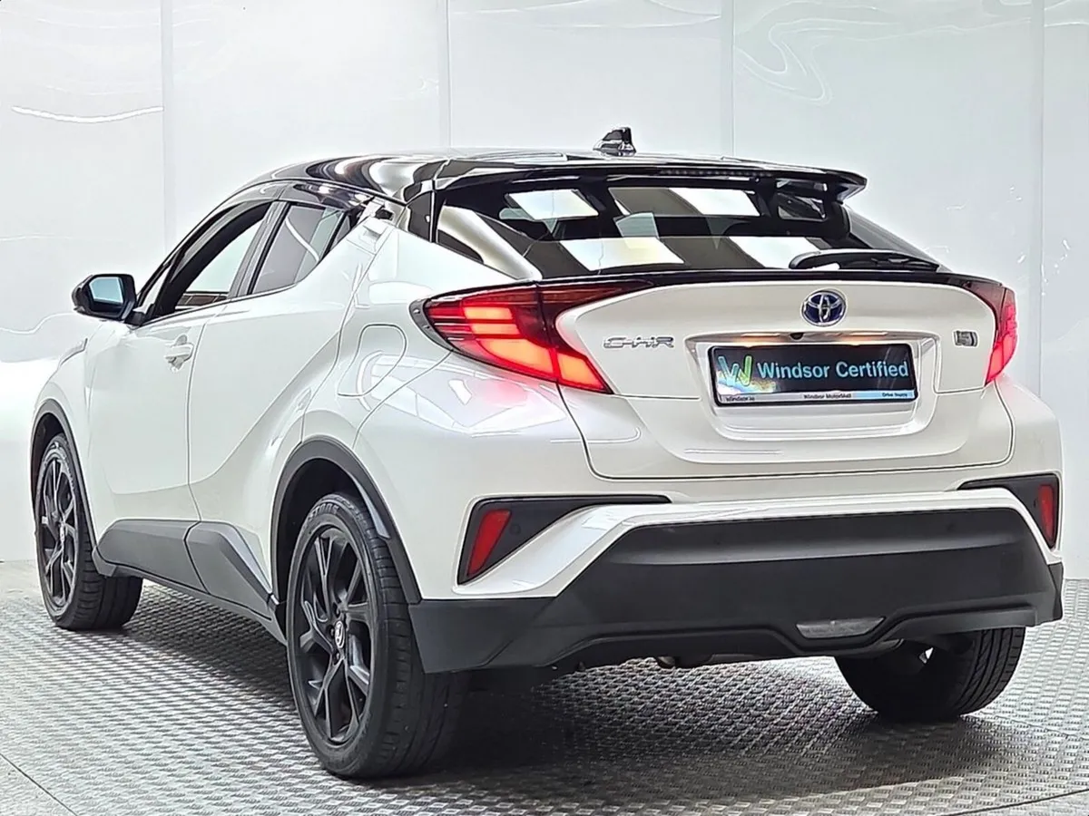 Toyota C-HR SUV, Petrol Hybrid, 2021, White