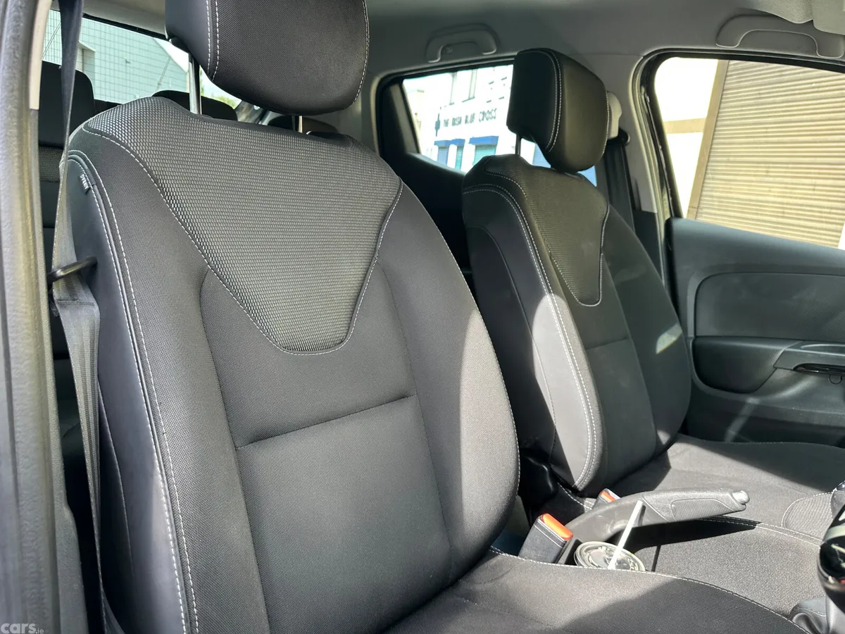Renault Clio Hatchback, Petrol, 2016, Black