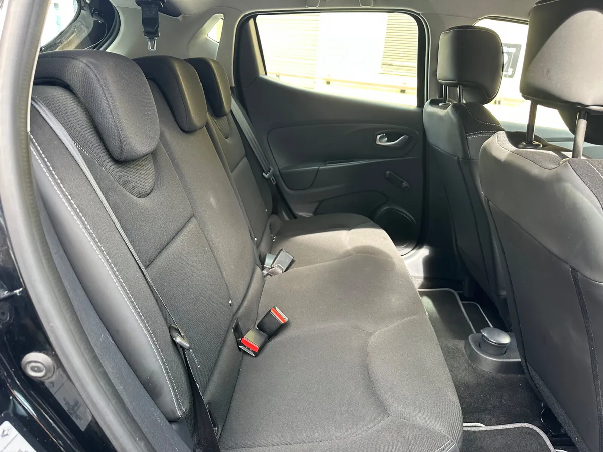 Renault Clio Hatchback, Petrol, 2016, Black