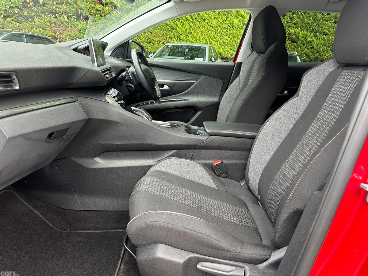 Peugeot 3008 MPV, Diesel, 2020, Red