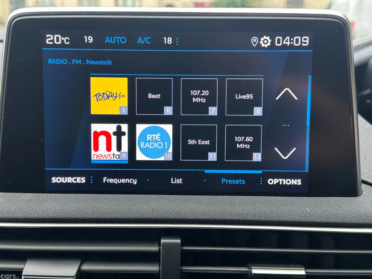 Peugeot 3008 MPV, Diesel, 2020, Red