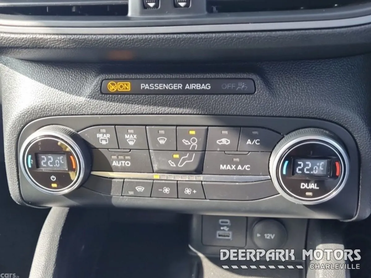 Ford Focus Hatchback, Petrol, 2023, Grey