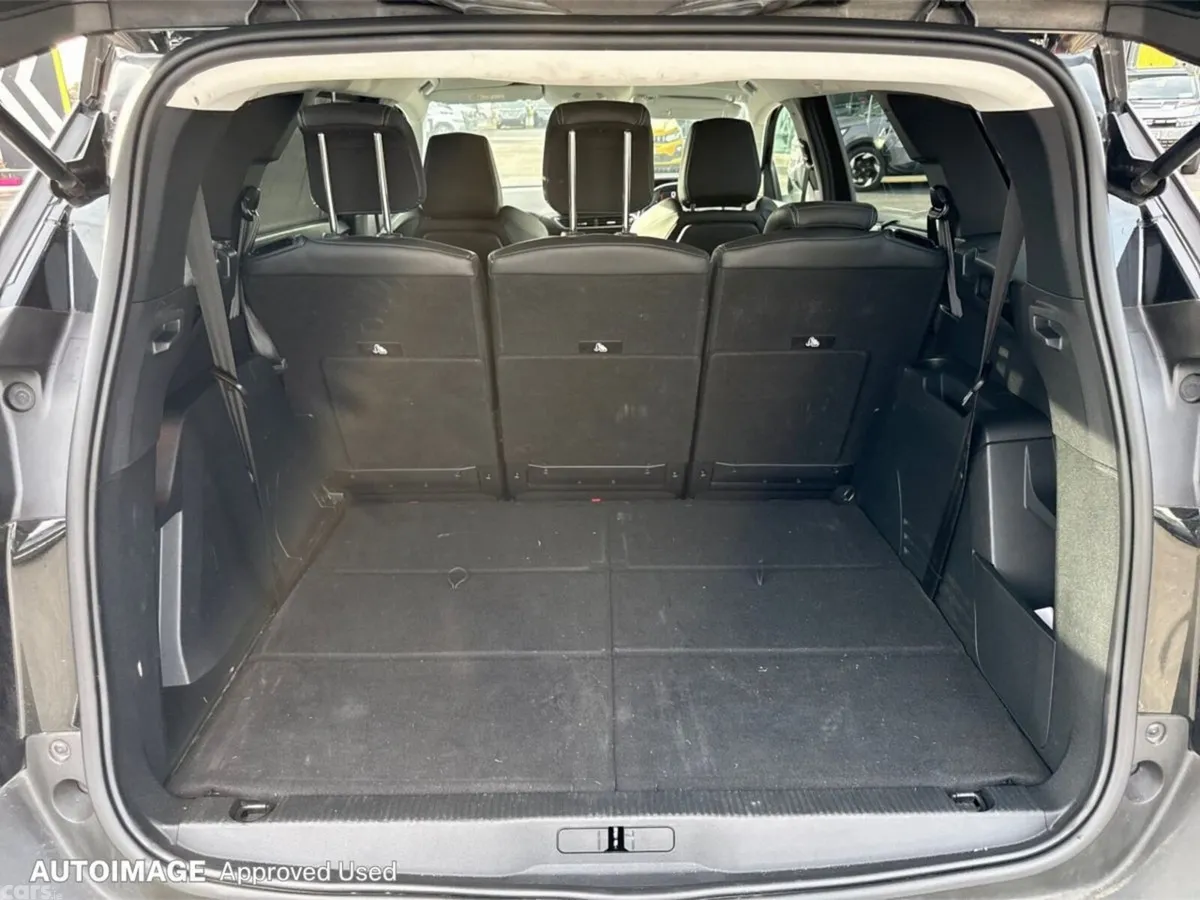 Peugeot 5008 MPV, Diesel, 2021, Black