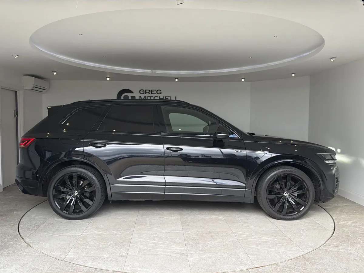 Volkswagen Touareg SUV, Diesel, 2022, Black