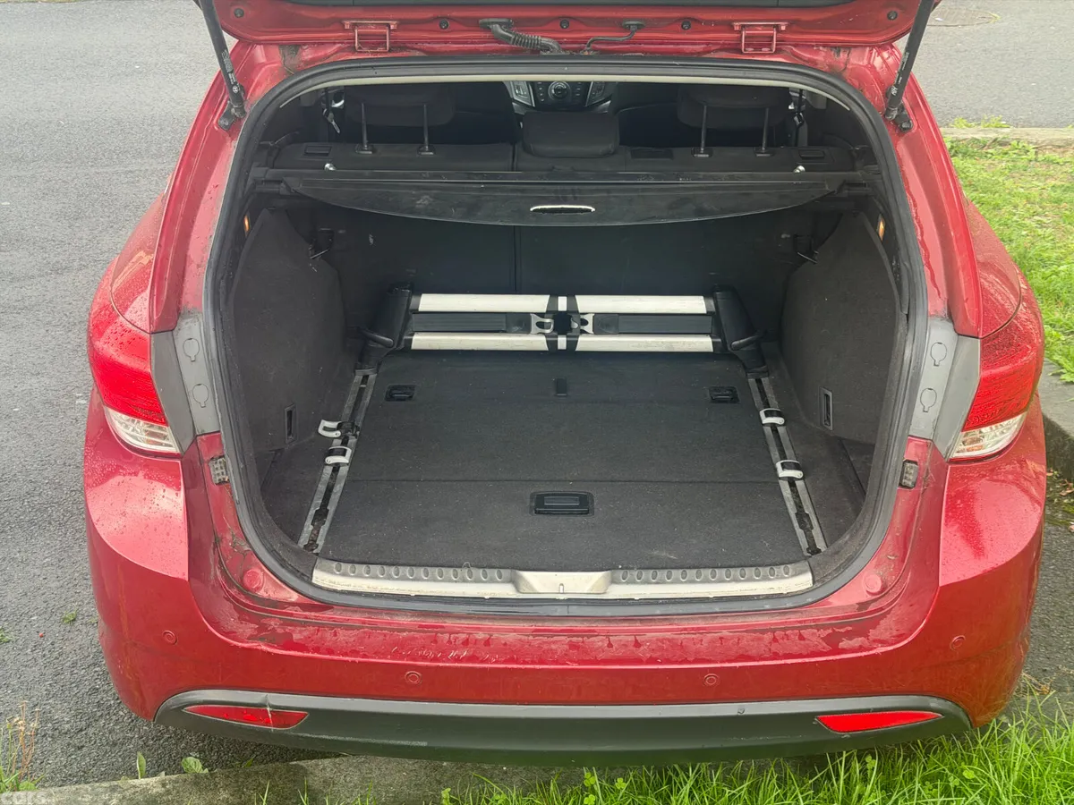 Hyundai i40 Estate, Diesel, 2014, Red