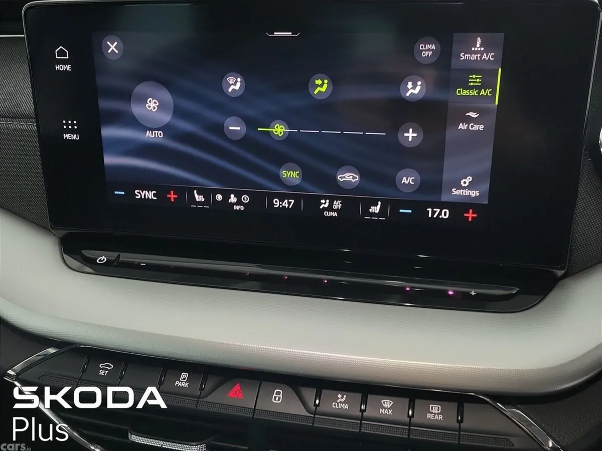 Skoda Octavia Saloon, Petrol, 2024, Blue