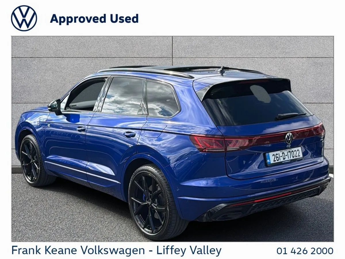 Volkswagen Touareg SUV, Petrol Plug-in Hybrid, 2026, Blue