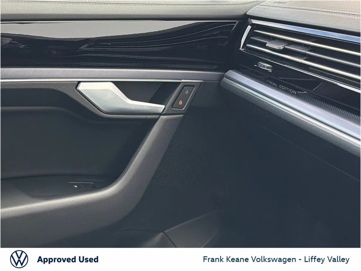 Volkswagen Touareg SUV, Petrol Plug-in Hybrid, 2026, Blue