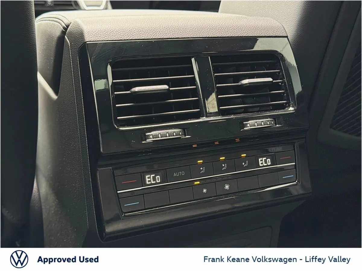 Volkswagen Touareg SUV, Petrol Plug-in Hybrid, 2026, Blue