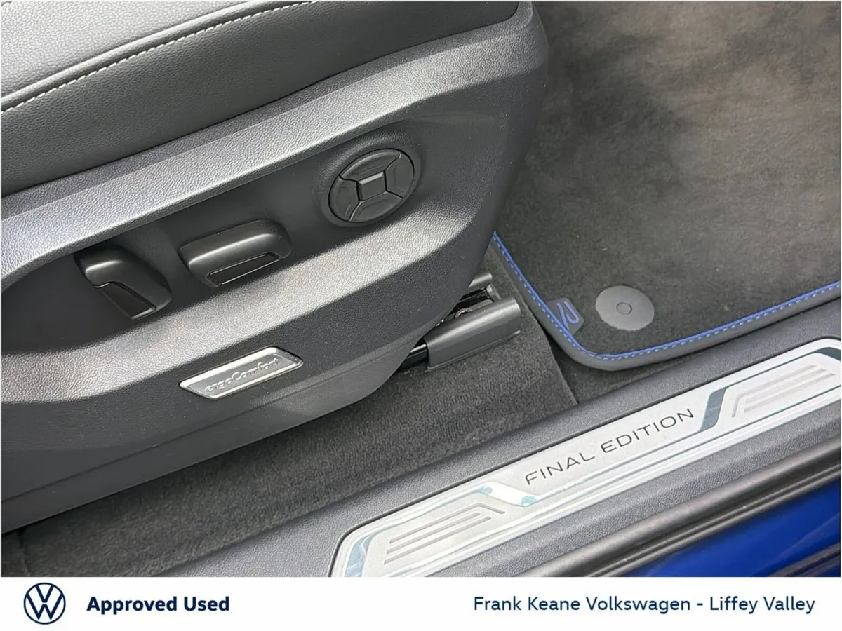 Volkswagen Touareg SUV, Petrol Plug-in Hybrid, 2026, Blue