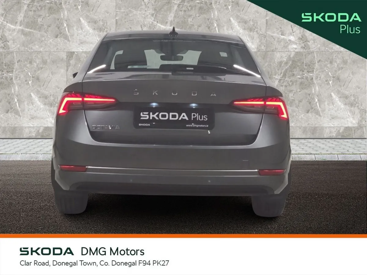 Skoda Octavia Saloon, Diesel, 2024, Grey