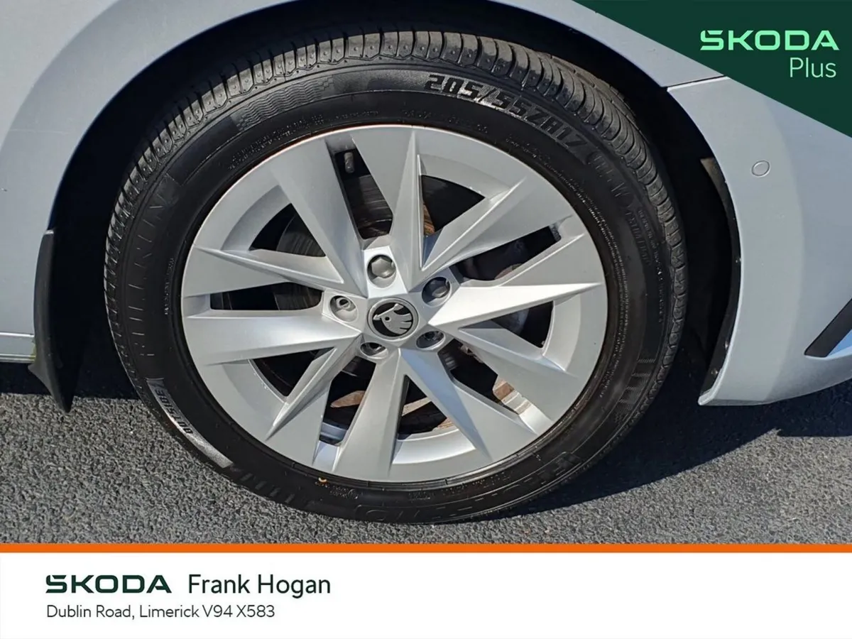 Skoda Octavia Saloon, Diesel, 2023, Silver