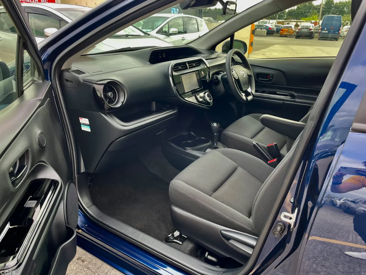 Toyota Aqua Hatchback, Petrol Hybrid, 2019, Blue