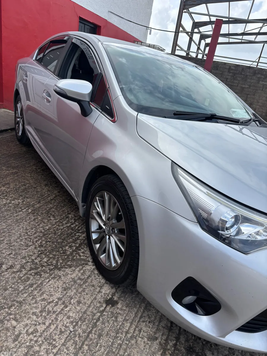 Toyota Avensis Saloon, Diesel, 2018, Silver