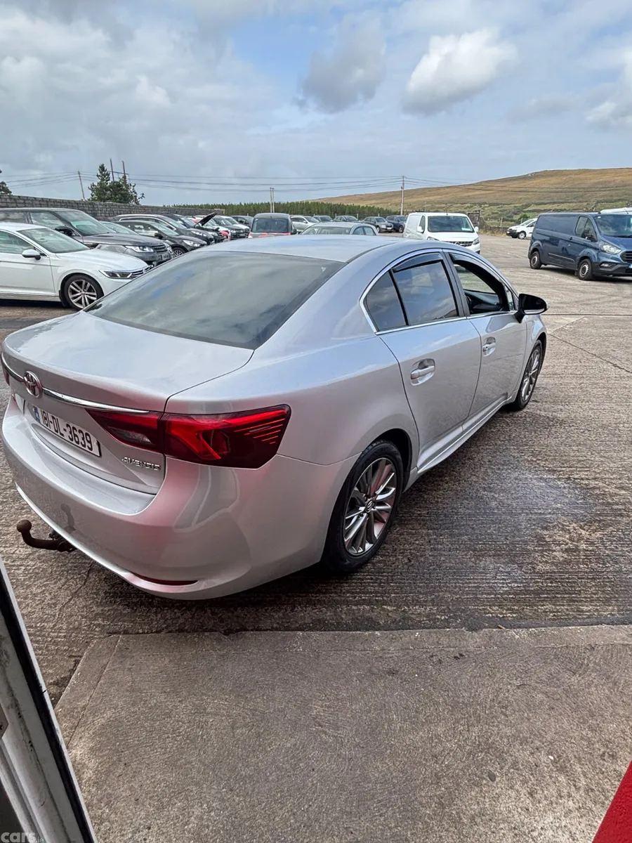 Toyota Avensis Saloon, Diesel, 2018, Silver