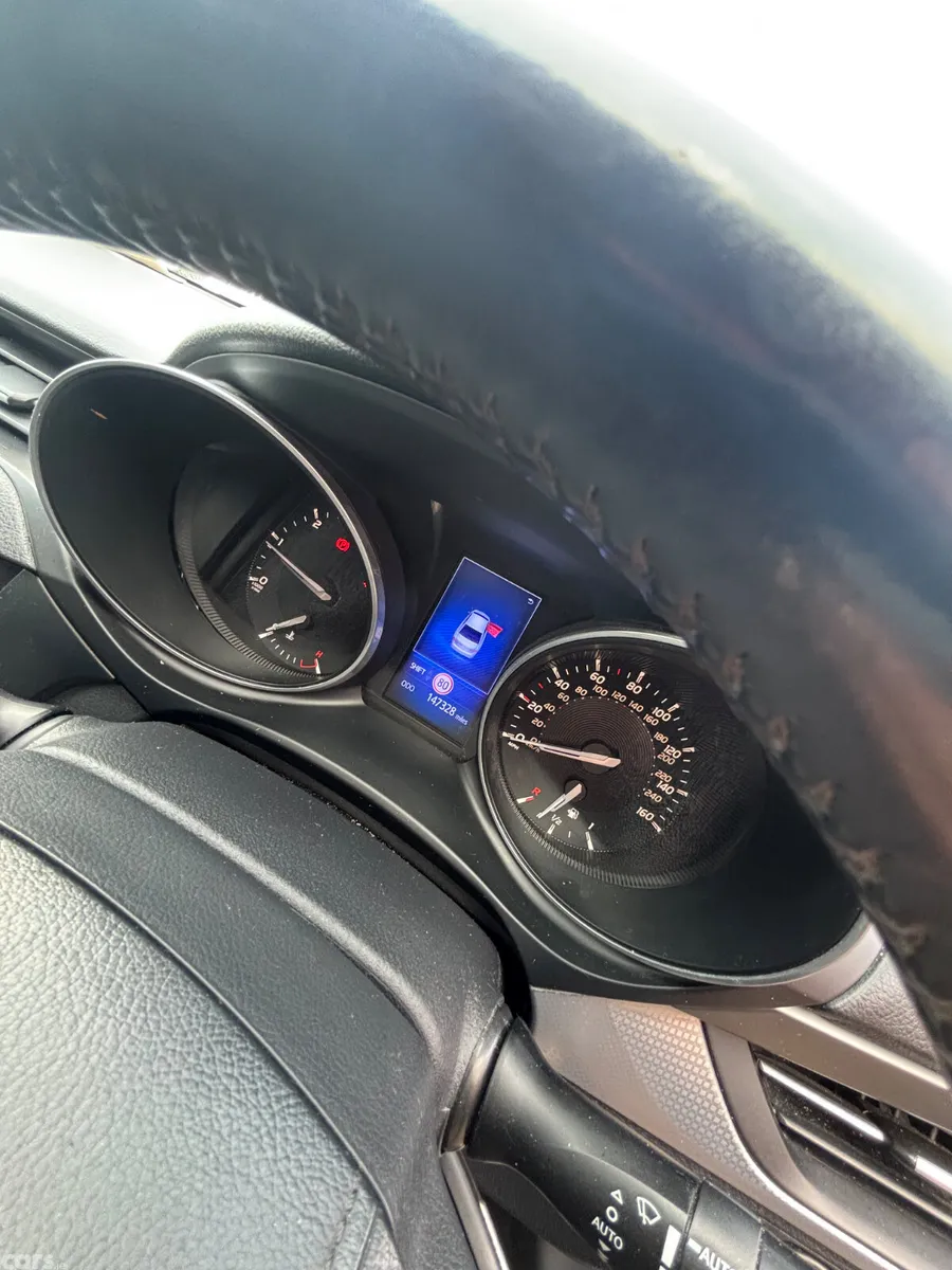 Toyota Avensis Saloon, Diesel, 2018, Silver