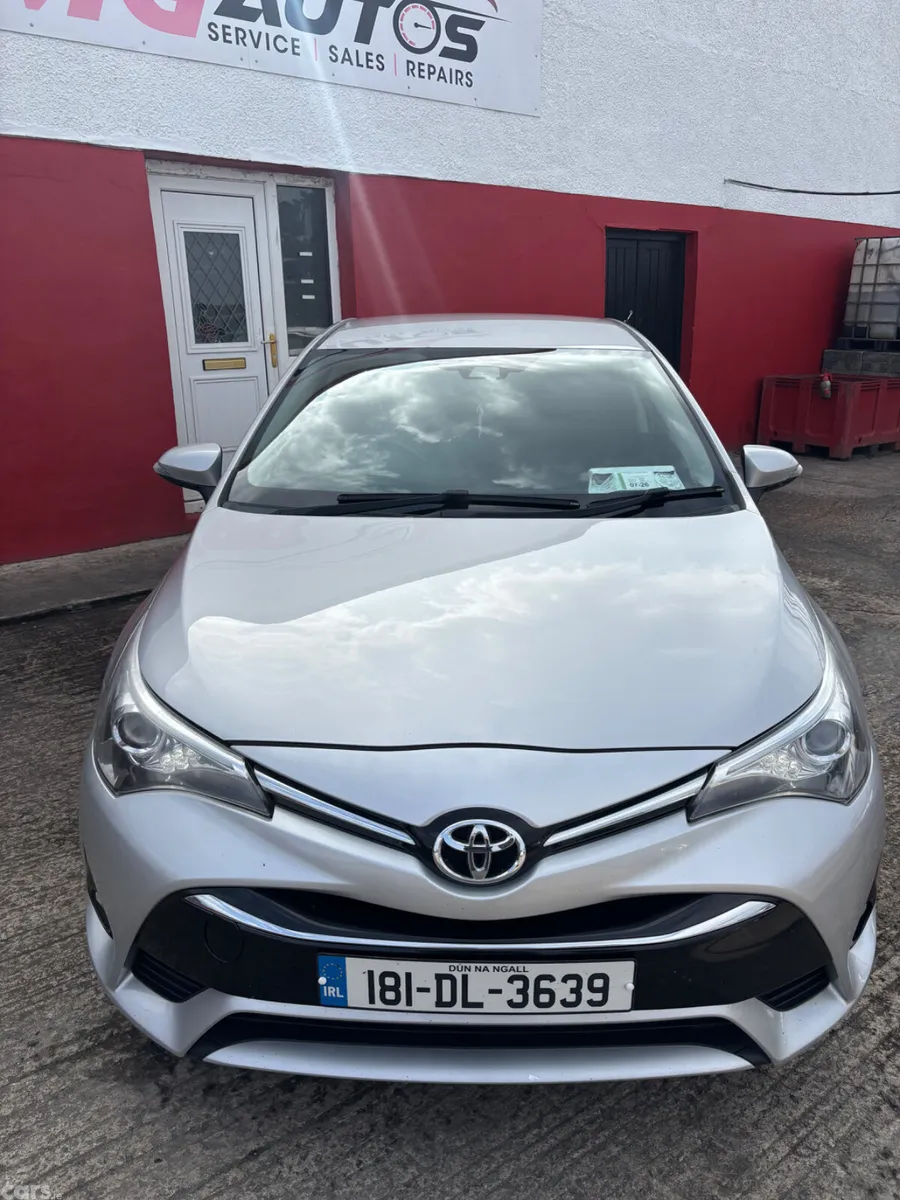 Toyota Avensis Saloon, Diesel, 2018, Silver