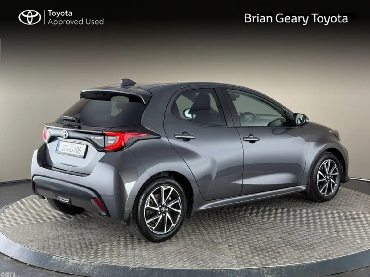 Toyota Yaris Hatchback, Petrol Hybrid, 2022, Grey