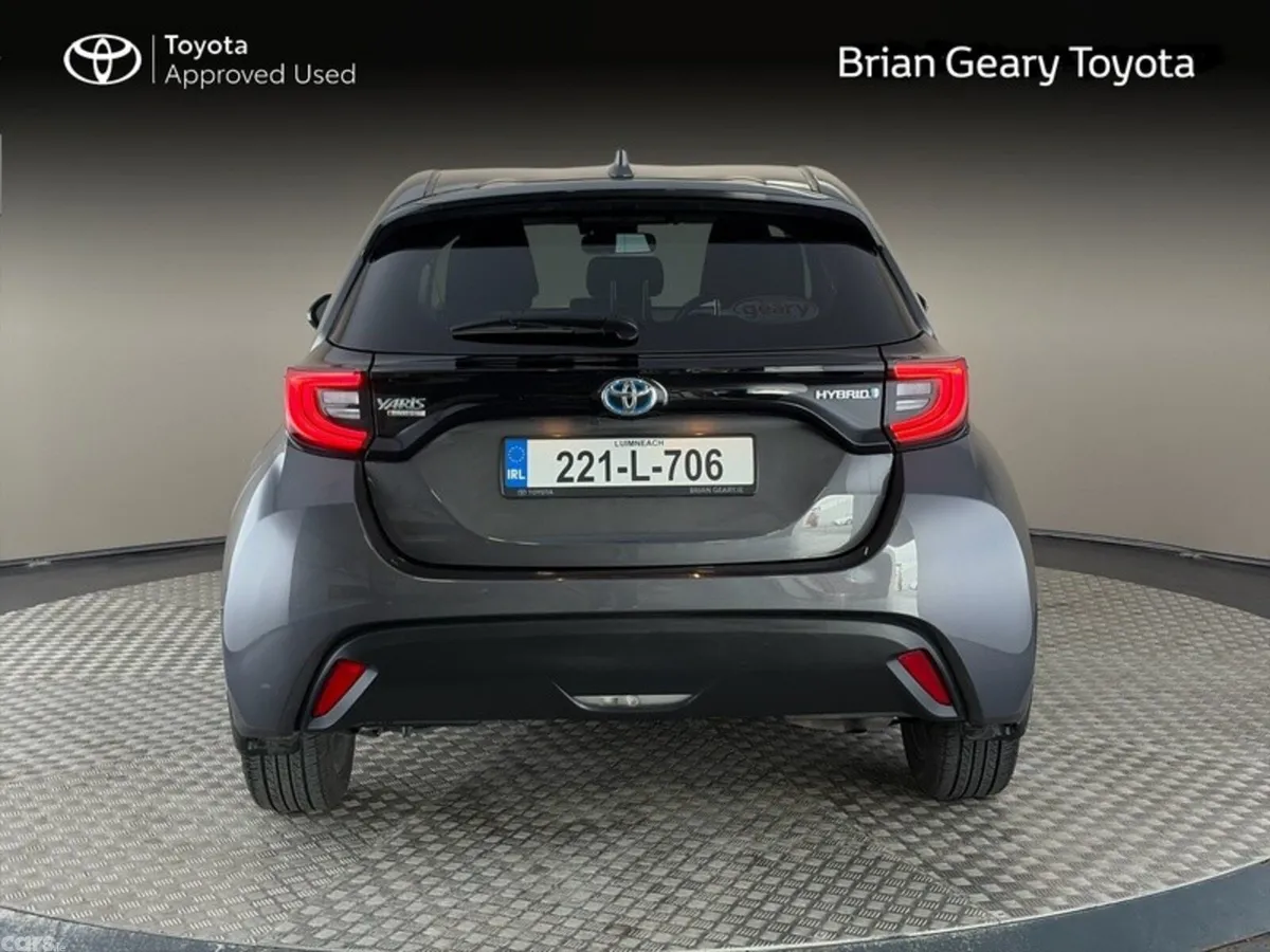 Toyota Yaris Hatchback, Petrol Hybrid, 2022, Grey